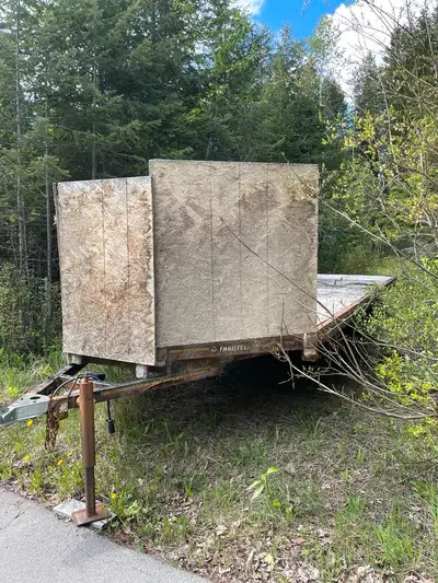 2002 Trailtech SM4 flat deck equipment/snowmobile/toy-hauler trailer *Also can be adapted for firewo...