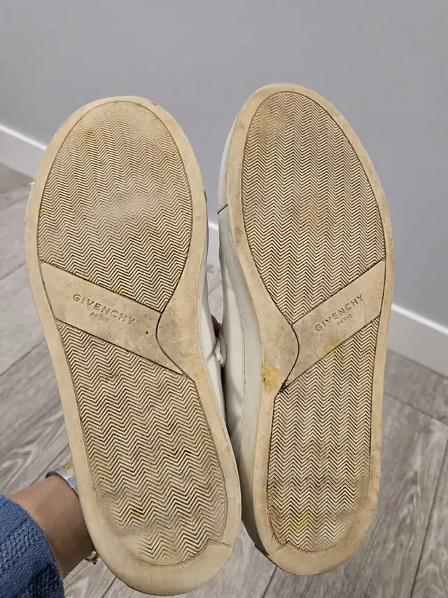 Men's White Givenchy Sneakers, SIZE 41 in Men's Shoes in Edmonton - Image 8