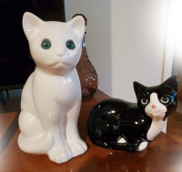 CAT Figurines Statuettes