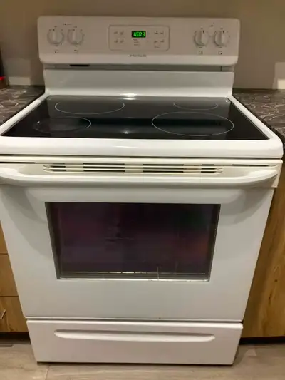 Four comme neuf, View more