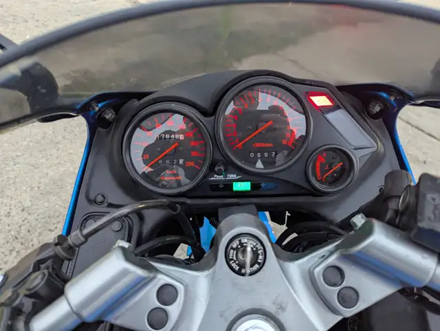 2002 Kawasaki Ninja 250R in Sport Bikes in Winnipeg - Image 5