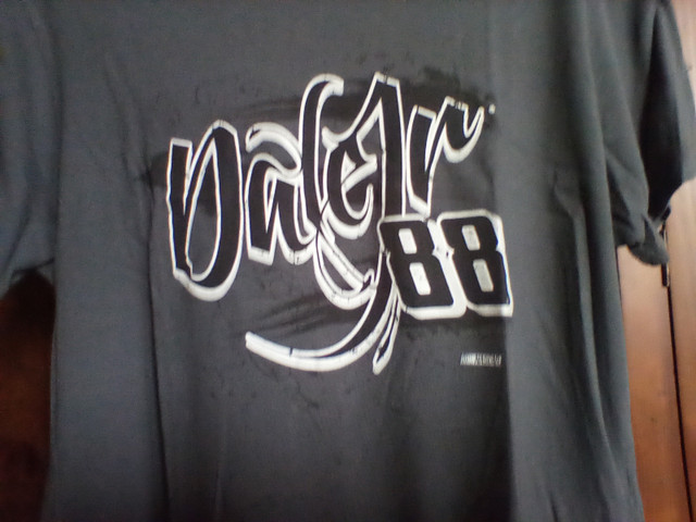 NASCAR DALE JR 88 Women's Charcoal T-shirt, Size XL in Women's - Tops & Outerwear in Oshawa / Durham Region - Image 3