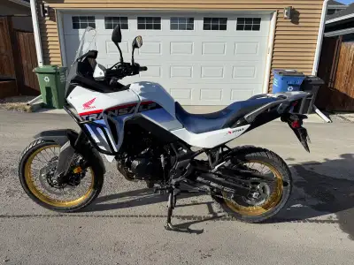 Brand new condition with only 13 km. Purchased new from a dealership in February and still has the 1...