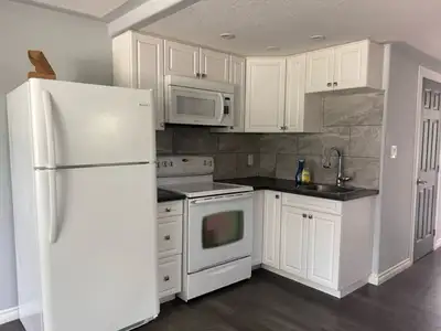 Bright, charming and spacious, newly renovated - 2 bdrm, 1 bath apartment on the upper level in down...