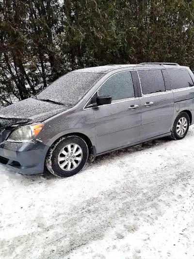 Honda Odyssey 2010 Kilométrage : 221 631 km. Le véhicule roule bien, sans fuite de liquide. Boîte de...