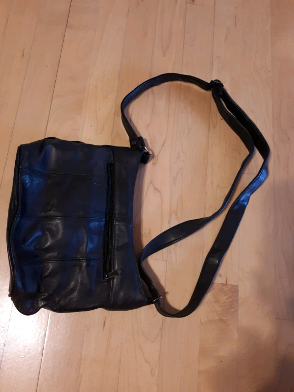 New purses  in Women's - Bags & Wallets in Belleville - Image 4
