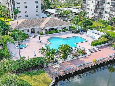 CAD$St. Petersburg Waterfront Condo - 2BD Near Beach - $2700 CAD, View more