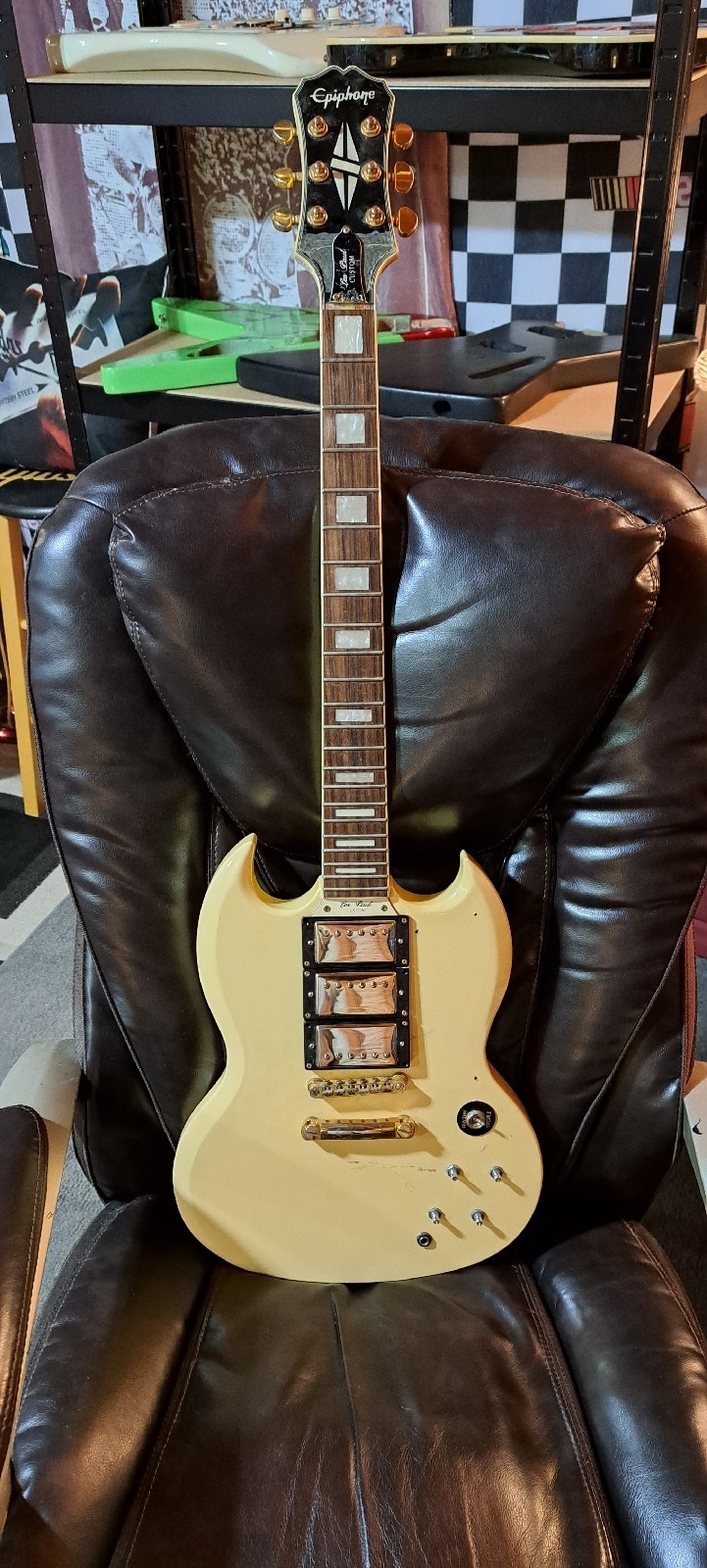 Damaged epiphone sg 61 custom reissue Guitars Barrie Kijiji