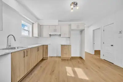Appartement au premier étage disponible dès maintenant où l'accessibilité et la tranquilité sont au...
