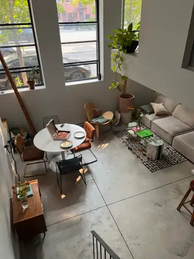 Condo/loft sur deux étages dans Villeray/1er août électros incl
