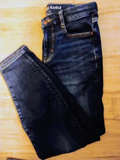Get ready to rock these American Eagle jeans! These jeans are in excellent condition, ready to be a...