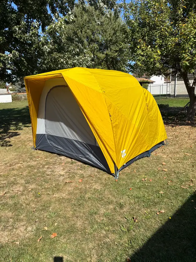 MEC CABIN 4 SLEEPING TENT in Fishing, Camping & Outdoors in Windsor Region - Image 4