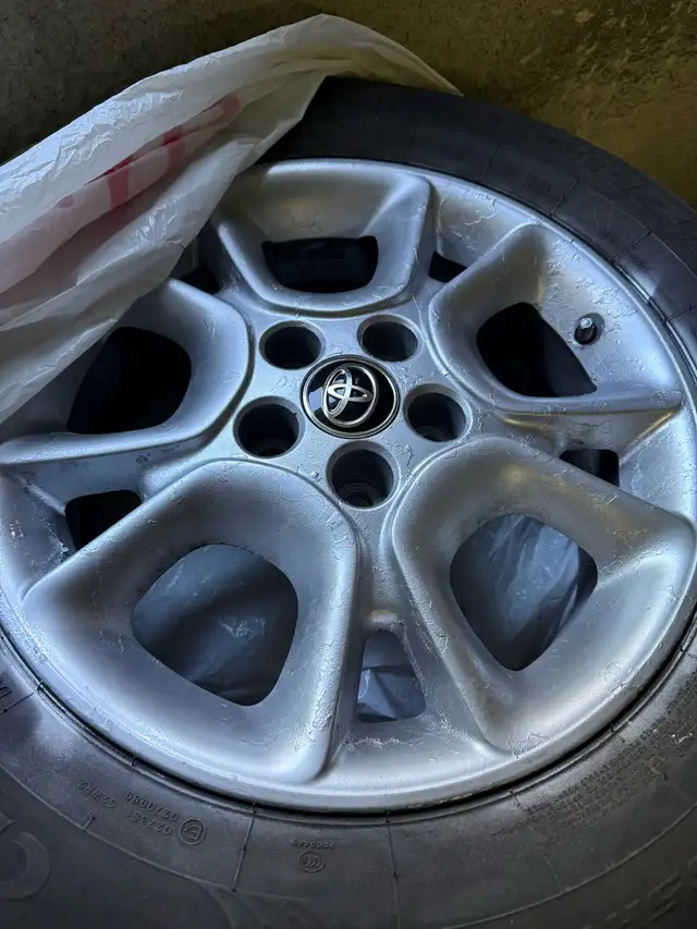 4X225/65/R17 Compasal summer tires on Toyota mags from rav4 in Tires & Rims in City of Montréal - Image 9