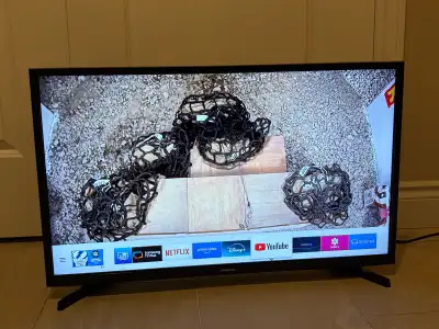 Smasung 32” LED Smart HDTV, Remote, Tested , View more
