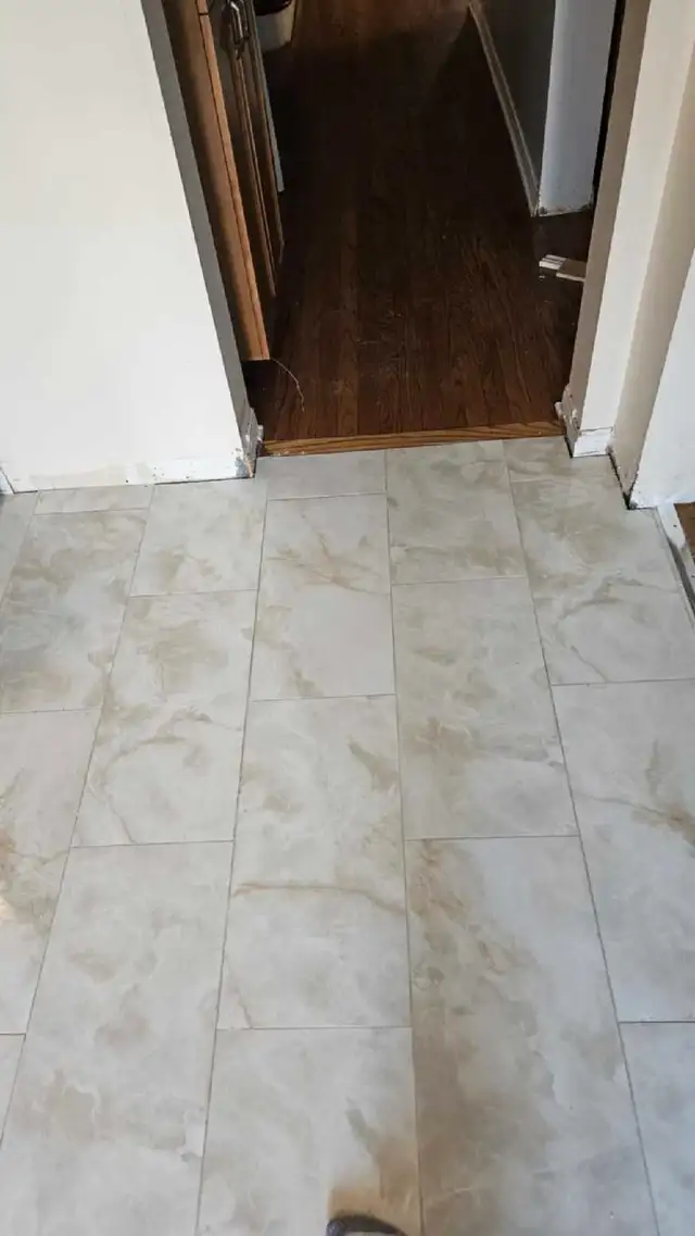 Floor installation and interior work63234701646977123