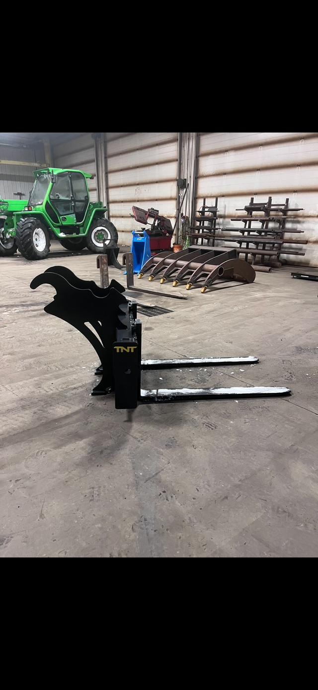 Mini excavator pallet forks - attachments  in Other in Kelowna - Image 4