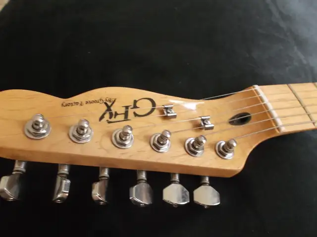 Guitare électrique GFX avec  ampli Fender champion 20 in Guitars in Sherbrooke - Image 10