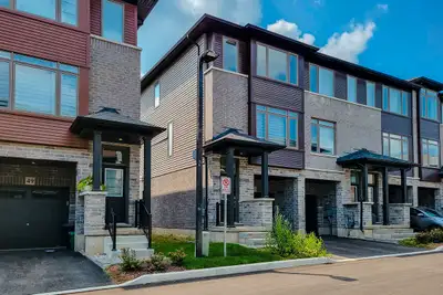 3 bedroom, 3 bath townhouse for rent by owner