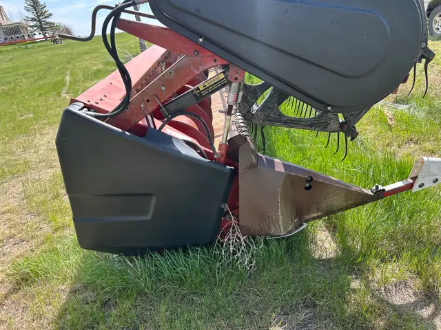 1020 case flex header  in Farming Equipment in Swift Current - Image 3