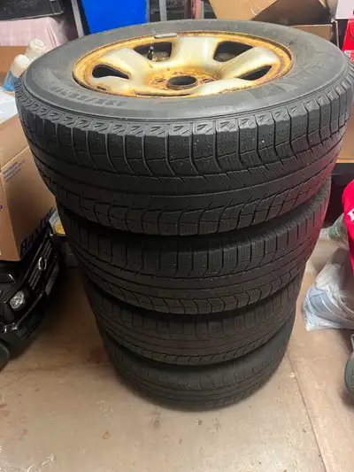 Selling tires on OEM rims 235/65/17 Came off a Acura MDX. Asking $200. Tires can be used as summers...