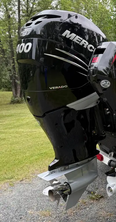 Excellent Condition - Basically NEW In-Line 6 Cylinder Supercharged 4 Stroke XL: 25" Shaft Deep V &...
