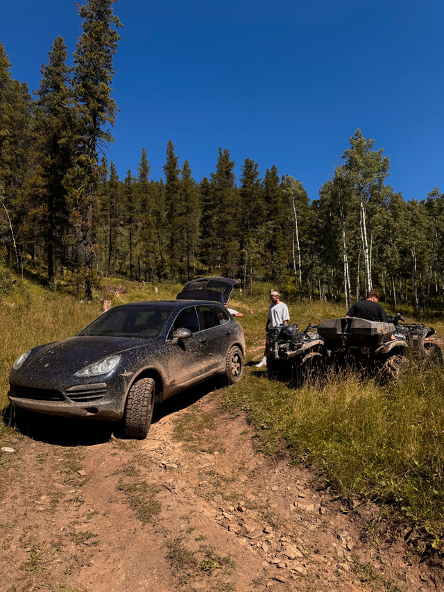 LIFTED 2011 Porsche Cayenne in Cars & Trucks in Calgary - Image 3