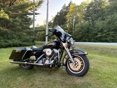1997 Harley Davidson Electra glide really good shape. Have to bikes so this one has to go. No trades