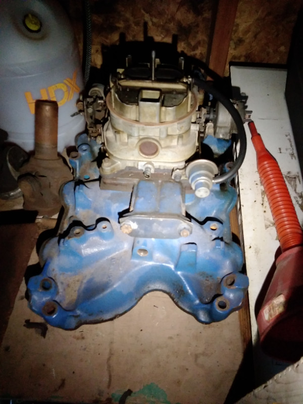 BB 429 Ford , factory intake and carb. in Engine & Engine Parts in Kawartha Lakes