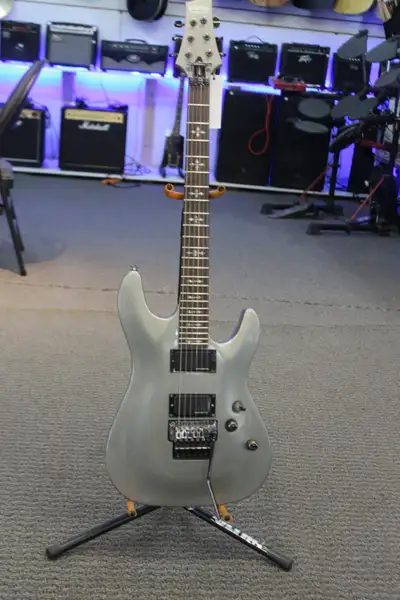 schecter diamond series in Guitars in Canada | Kijiji Marketplaces