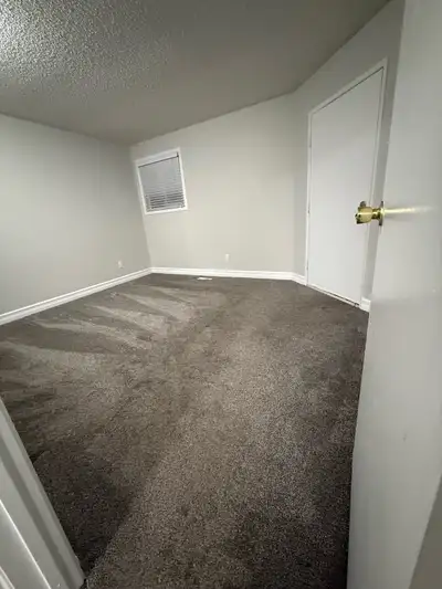 Located Near Mill Woods Mall, Edmonton, AB Bright and spacious 3-bedroom, 1.5-bathroom townhouse hou...