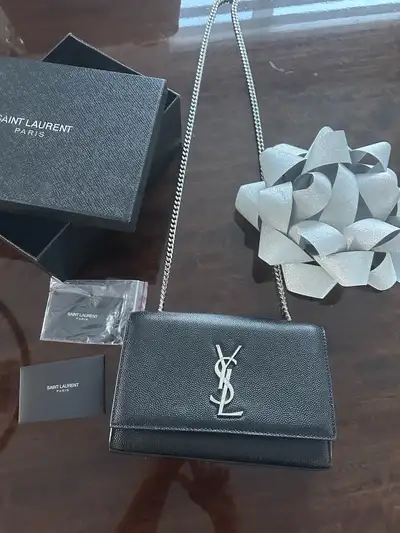 YSL Medium Kate Excellent condition ‼️ Used about 3 times Grain de Poudre calfskin leather with gros...
