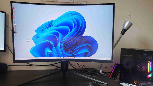 MSI Optix G271CQR 27" 165Hz Curved Gaming Monitor in Monitors in Banff / Canmore