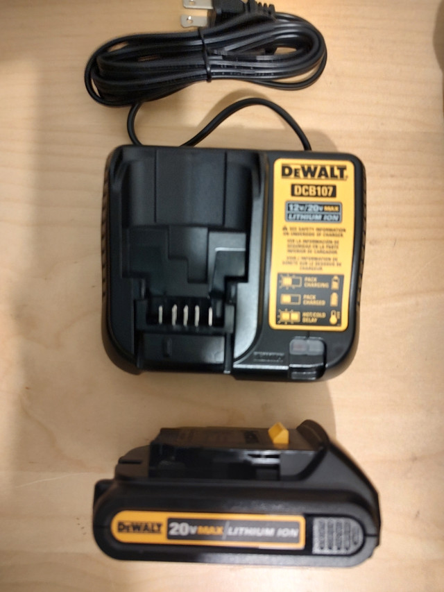 Brand new DeWalt Lithium-Ion Battery charger, 20V 1,5Ah Battery  in Power Tools in City of Toronto - Image 4