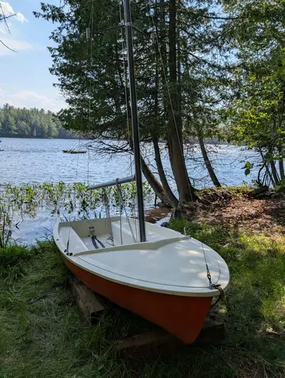 Older sailboat but still is in good condition. All sails (main and jib) and rigging included. No tra...