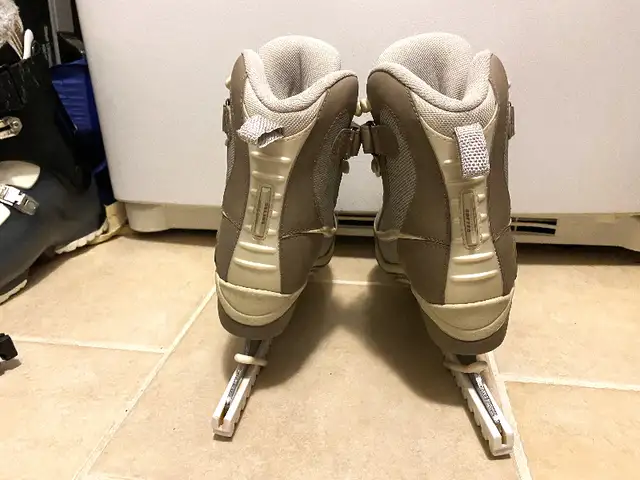 Jackson Softec Figure Skates Womens Size 7Excellent Condition, in Skates & Blades in City of Montréal - Image 6