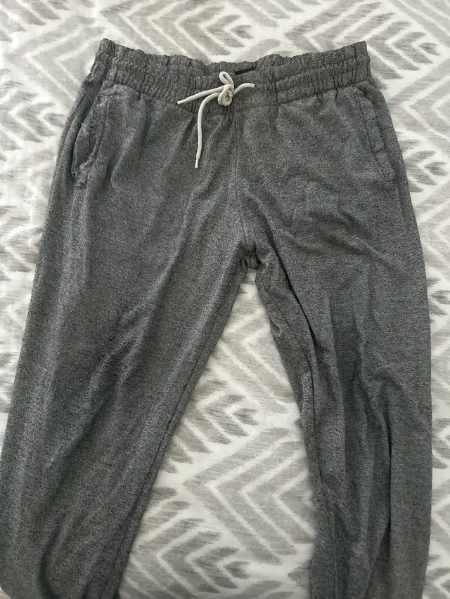 H&M Salt and Pepper Sweatpants XL in Other in Oakville / Halton Region - Image 2