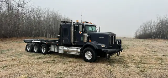 2007 Kenworth C500 Texas Bed Winch Truck in Heavy Trucks in Edmonton - Image 2