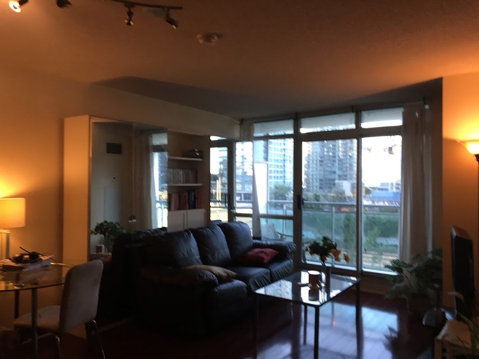 Prime Downtown Toronto Location 1-Bedroom + Den Condo for Rent 3