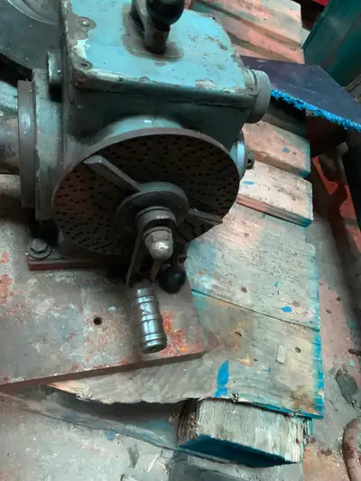Dividing head, non tilting, 4” ch, 5-1/2” index plate,, View more