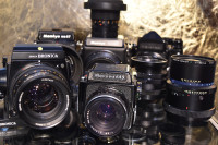 Medium Format Cameras/Caméras de format moyen