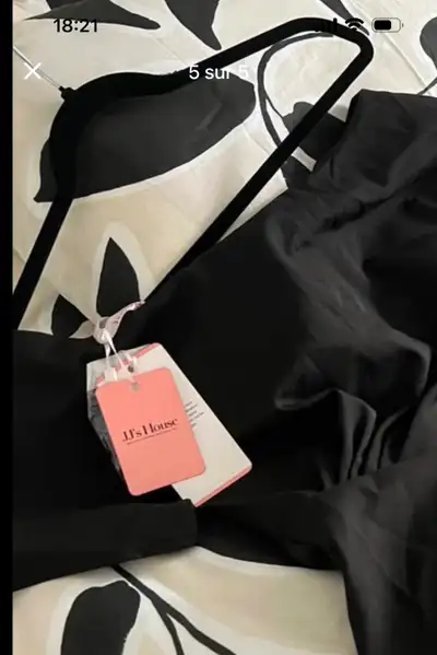 Robe longue noir neuve, View more