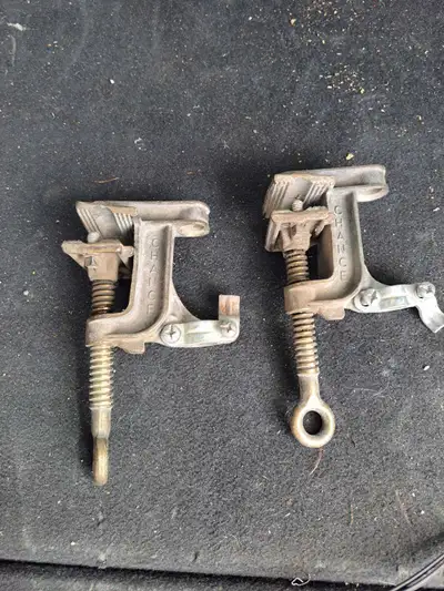 Clamp, pince , serre en brasse pour mise a la terre , ground clamp. Prix ferme pour la paire A st am...