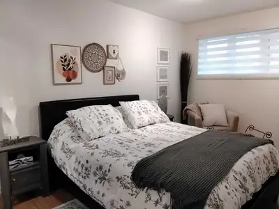 Chambre à louer pour étudiantes Deux belles chambres disponibles dans un environnement calme,propre...