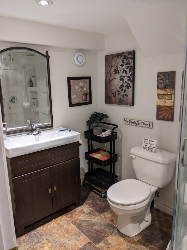 Basement Apartment, 1 bedroom in Orillia ( can be furnished ) Long