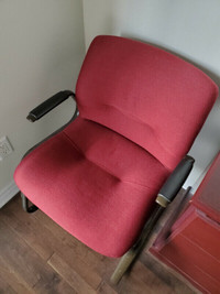 2 solid office chairs, steel frame, comfortable cushion.