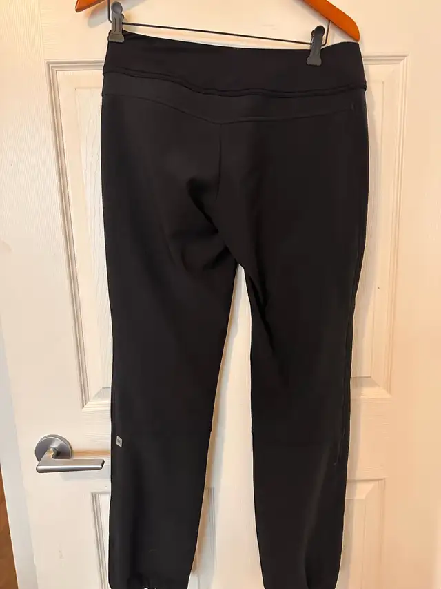 MEC Black Lined Snow Pants - Size Small in Women's - Bottoms in Oakville / Halton Region - Image 4