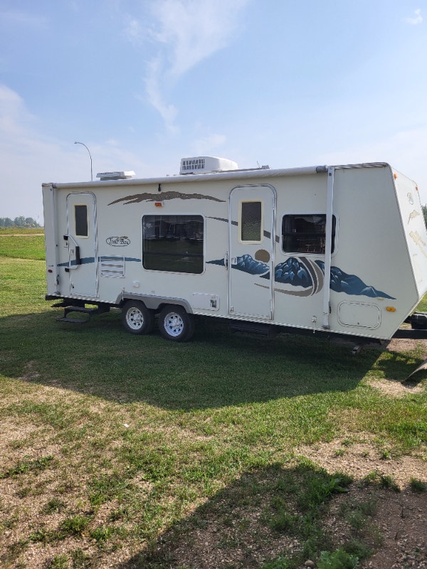 06 travel lite. Trail bay camper. Travel Trailers & Campers Regina