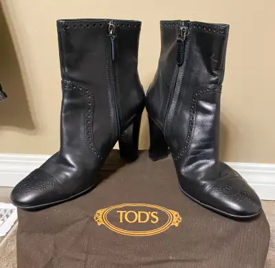 BRAND NEW Tod’s Boots (retail over $1000) - size 9, View more