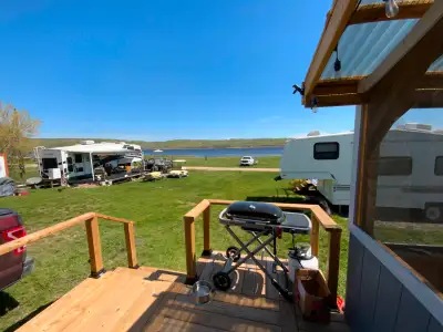 2006 Jayco Jayflight with Lake View. Contact ROBLIN REALTY & TRAVEL: Terry Hawryluk (204) 247-0672 t...