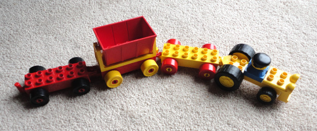 Vintage Lego Duplo Farm Train in Toys & Games in Oshawa / Durham Region - Image 2